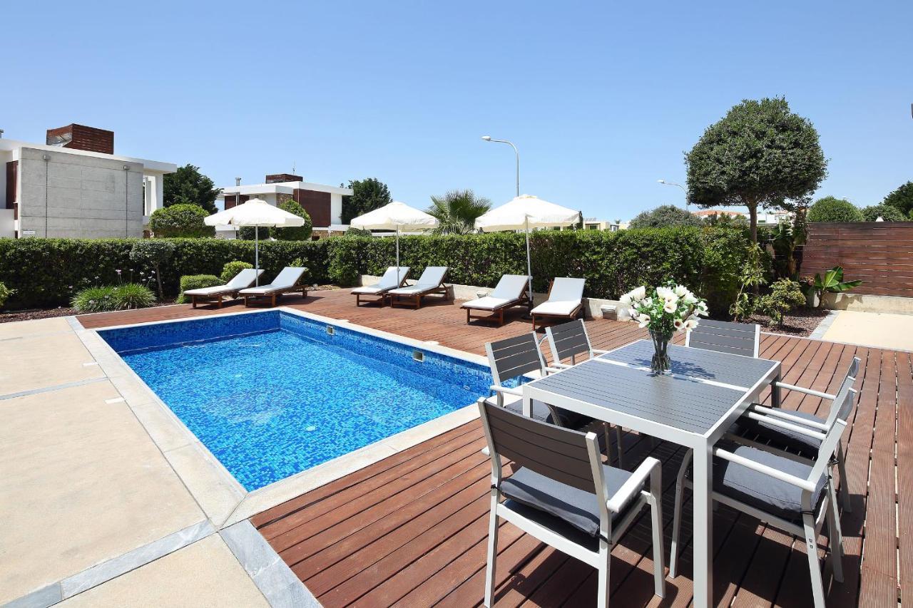 Paradise Cove Luxurious Willa Pafos