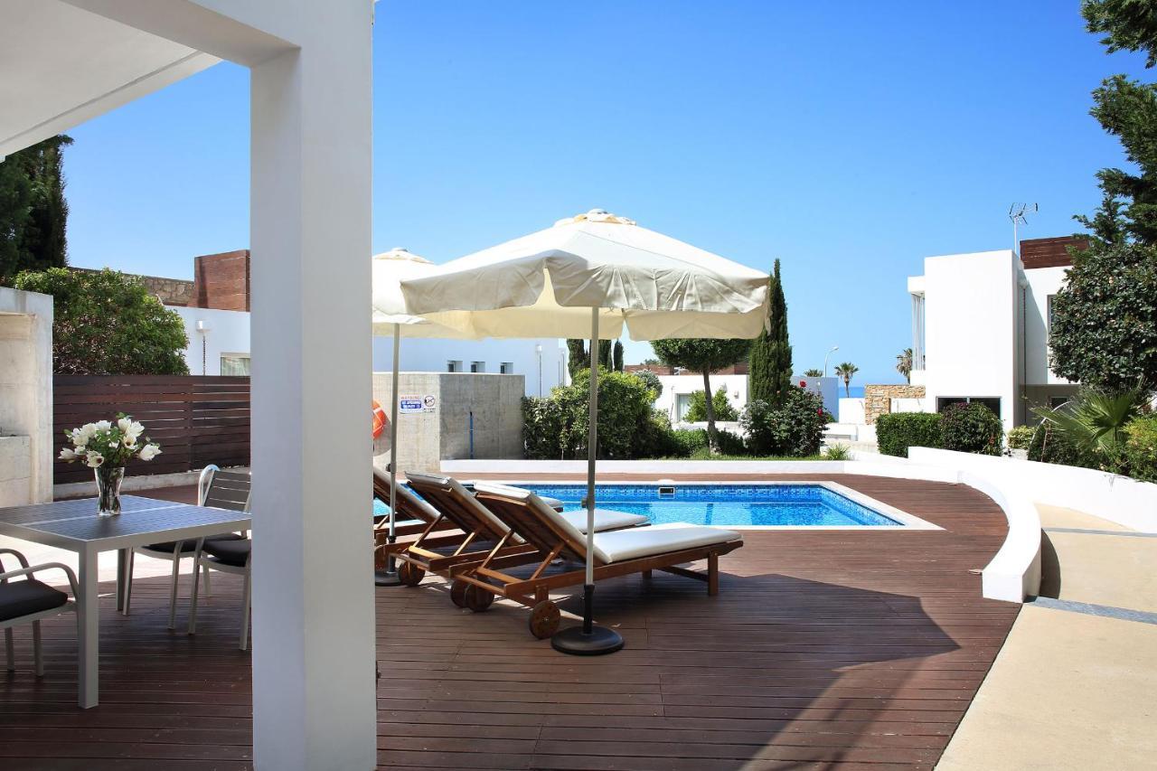 Paradise Cove Luxurious Willa Pafos